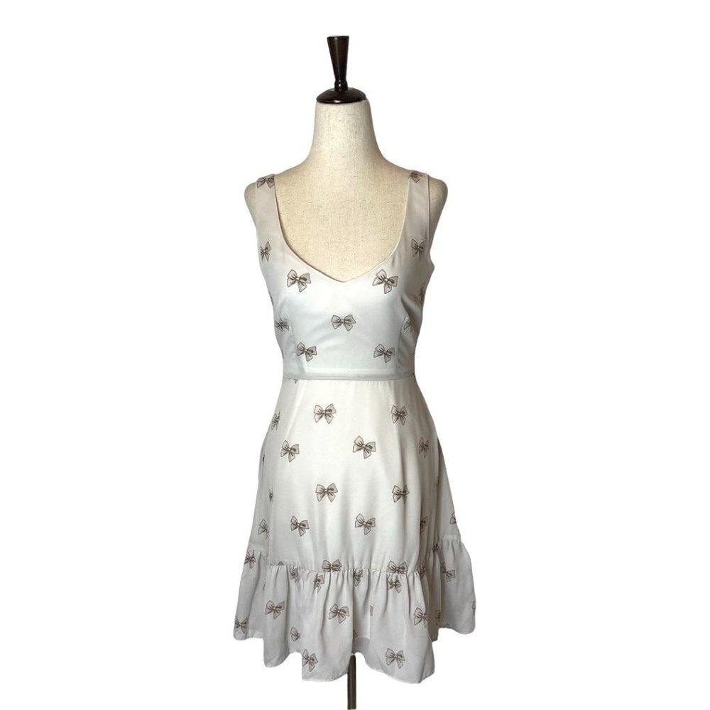 BB Dakota Revolve White Fit And Flare Mini Dress With Gray Bow Print Size 0